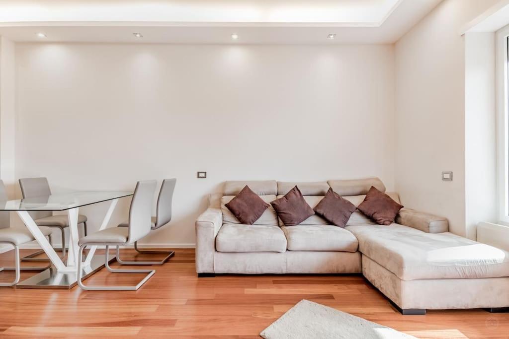 Luxury Apartment Front Of Cavalieri Hilton Hotel Rome Exterior photo