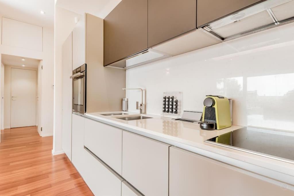 Luxury Apartment Front Of Cavalieri Hilton Hotel Rome Exterior photo